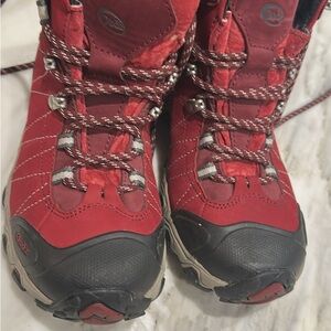 OBÖZ Women's Red Athletic Shoes